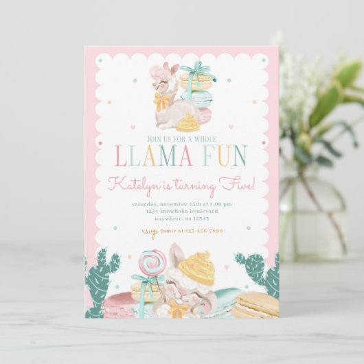 Sweet Llama Pastel Invitation d'anniversaire avec (Debout devant)