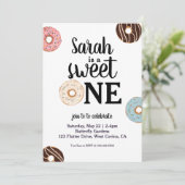 Sweet One Donut Birthday Uitnodiging (Staand voorkant)