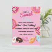 Sweet One Donut First Birthday Party Invitation (Debout devant)