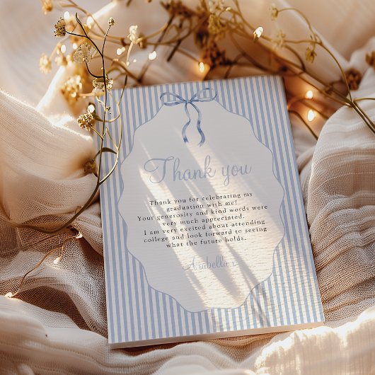 Sweet Pinstriped Blue Bow Graduation Bedankkaart
