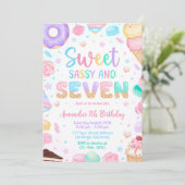 Sweet Sassy et sept Invitation d'anniversaire 7e A (Debout devant)