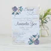 Sweet sixteen Dusty Blue Floral invitation (Debout devant)