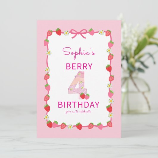 Sweet Strawberry 4e invitation anniversaire (Debout devant)
