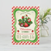 Sweet Strawberry Cute Anniversaire Fête Invitation (Debout devant)