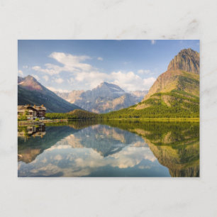 Swiftcurrent Lake met Many Glacier hotel en Briefkaart