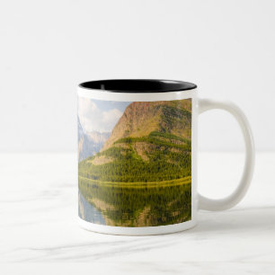 Swiftcurrent Lake met Many Glacier hotel en Tweekleurige Koffiemok