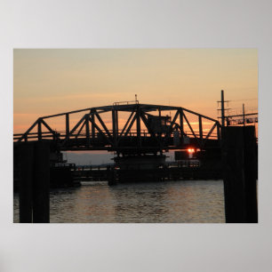 Swing Drawbridge op zonsondergang Poster