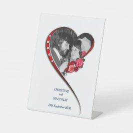 Swirling hart bruiloft reclamebord met voetstuk