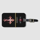 Swirling Symmetrie: Rood en Wit Kruis op Muur Bagagelabel (Voorkant (horizontaal))