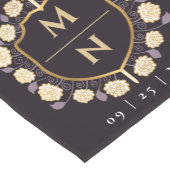 Sword & Shield Medieval Fantasy Monogram Weddensch Korte Tafelloper (Hoek)