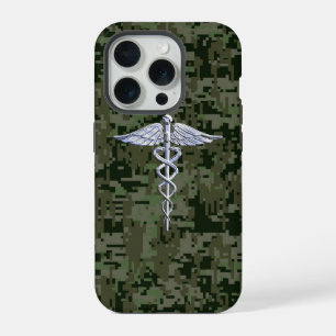 Symbole de caducée chromé sur camouflage vert