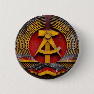 Symbool van hamer en sikkel van communist ronde button 5,7 cm