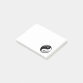 Symbool voor zwarte en witte yin en yang post-it® notes (Schuin)