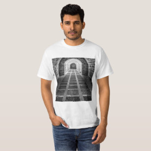 Symmetrie in zwart-wit t-shirt