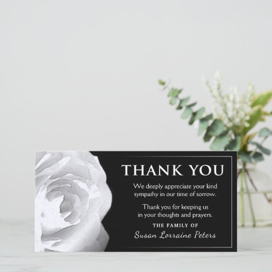 Sympathie du Merci de Rose blanche de la famille (Debout devant)
