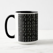 Synth noir font face à la tasse (Gauche)