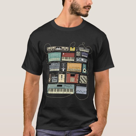 Synthesizer en drummachine van Mewzeek T T-shirt (Voorkant)