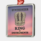 Synthesizer King of Instruments Metalen Ornament (Links)