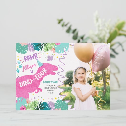 T-Rex Roze Dinosaurus Meisje Dino Vier 4e Verjaard Kaart (Staand voorkant)