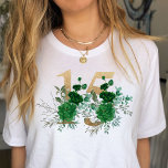 T-shirt 15e anniversaire Gold Floral Numéro 15 Rose vert<br><div class="desc">T-shirt Floral Numéro 15 - parfait pour quinceanera ou cadeau de 15e anniversaire. Le design a un numéro or 15 décoré avec des arrangements floraux de roses vert émeraude et d'eucalyptus feuilles. Coordonner la carte de 15e anniversaire, les invitations à la quinceanera, la papeterie et la décoration de fête est...</div>