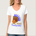 T-shirt 2013 de Thanksgivukkah Menurkey<br><div class="desc">Célébrez Thanksgivukkah 2013 avec ce T-shirt classique de menurkey ! Comporter une dinde drôle de bande dessinée avec un menorah pour une queue. Un thanksgiving de Hanoukka ne se produira pas pendant encore 77.000 années ! Saisissez ainsi cette grande chemise de souvenir pour cette une fois-dans-un-vie-célébration. des *Makes un grand...</div>