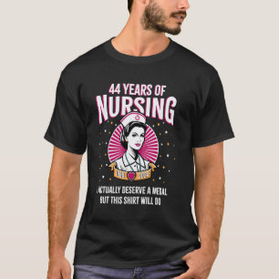 T-shirt 44 Ans d'Infirmière Méritant une Médaille Annivers