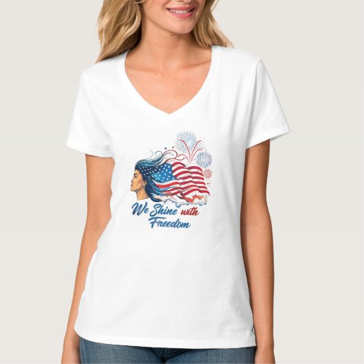 T-shirt 4 juillet - "Nous brillons avec la liberté" Tee (Devant)