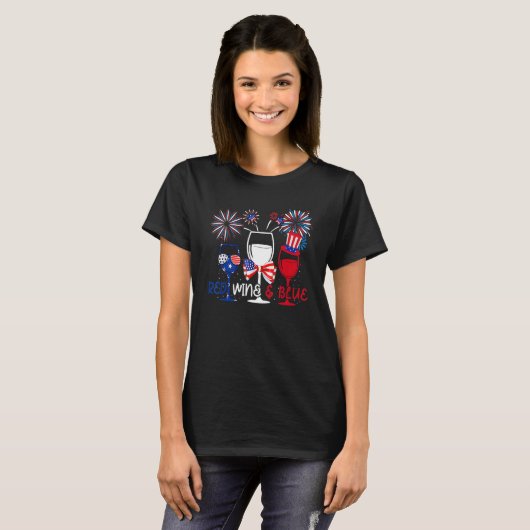 T-shirt 4th Of July Red White Blue Wine Glasses Fireworks  (Devant entier)