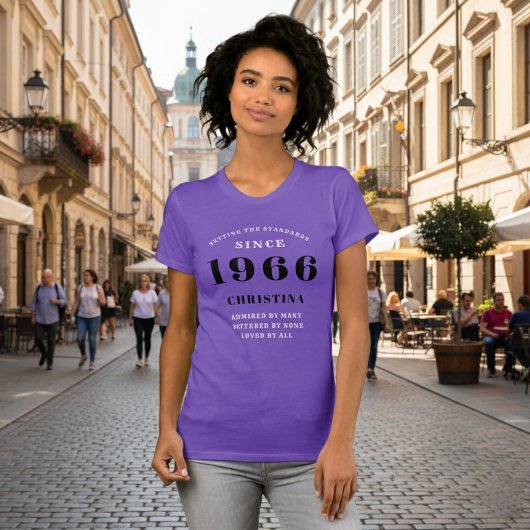 T-shirt 60e anniversaire 1966 Dames pourpres personnalisée