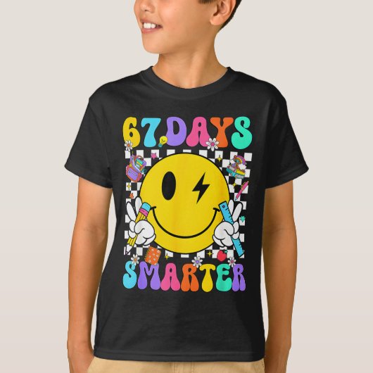 T-shirt 67 Days Of School Smile Face 67 Days Smarter Teach (Devant)