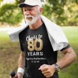 T-shirt 80th Birthday Age to Perfection<br><div class="desc">T-shirt personnalisé noir et or 80ème anniversaire avec quatre-vingts ballons d'hélium or,  le dicton "encourage à 80 ans",  "vieilli à la perfection",  et la date.</div>