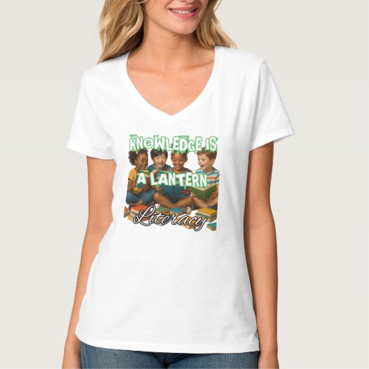 T-shirt à col V de base pour femmes (Devant)