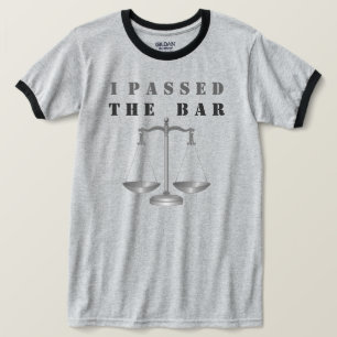 T-shirt A été admis au barreau
