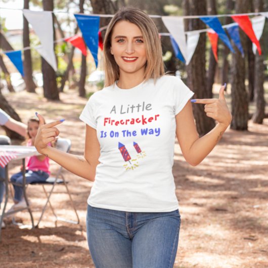 T-shirt A Little Firecracker