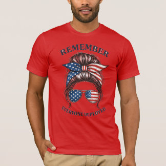 T-shirt à nœud désordonné du vendredi rouge - Souv