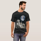 T-shirt A panda smoking a cigarette on the moon (Devant entier)
