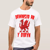 T-shirt A Red Dragon Playing With Fire Dawnsio ar y dibyn (Devant)
