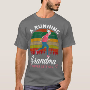T-shirt A Running Grandma Never Gets Old Vintage Runner Mu
