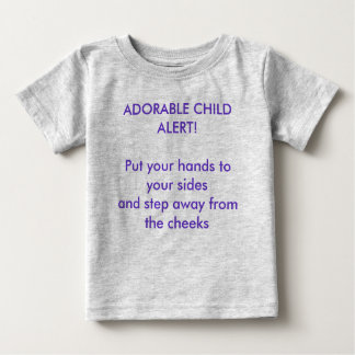 T-shirt adorable d'enfant