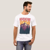 T-shirt Adventure Awaits - Vintage Mountain & Forest (Devant entier)