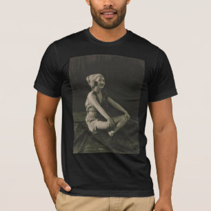 T-shirt Aimez une pauvre femme de ménage assise Jambes cro
