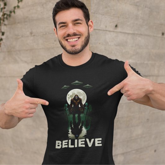 T-shirt Alien And Bigfoot Moon 