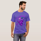 T-shirt alien de raisins cosmiques (Devant entier)
