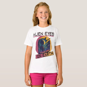T-shirt Alien Eyes on Earth Design