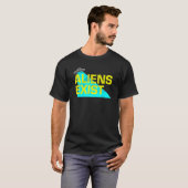 T-shirt Aliens Exist Ufo Blue Light Illustration Style Dec (Devant entier)