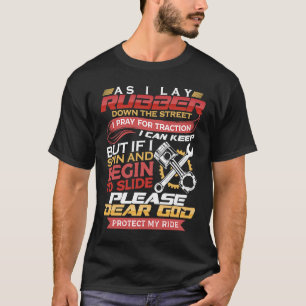T-shirt Alors Que Je Pose Du Caoutchouc Dans La Rue Les Vé