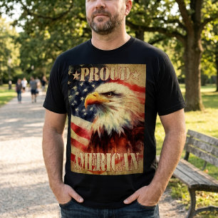 T-shirt Américain fier. Aigle royal et drapeau des États-U
