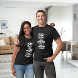 T-shirt Amis aventures citation<br><div class="desc">Pour un t-shirt noir/foncé. Texte blanc : La vie était destinée aux bons amis et aux grandes aventures</div>