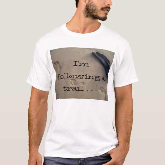 T-shirt Amour de traînée d'empreintes de pas de sable de (Devant)