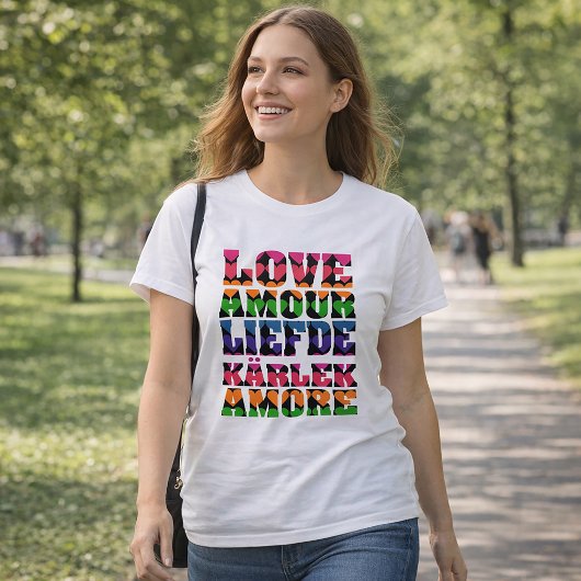 T-shirt Amour en plusieurs langues Cœurs néon
